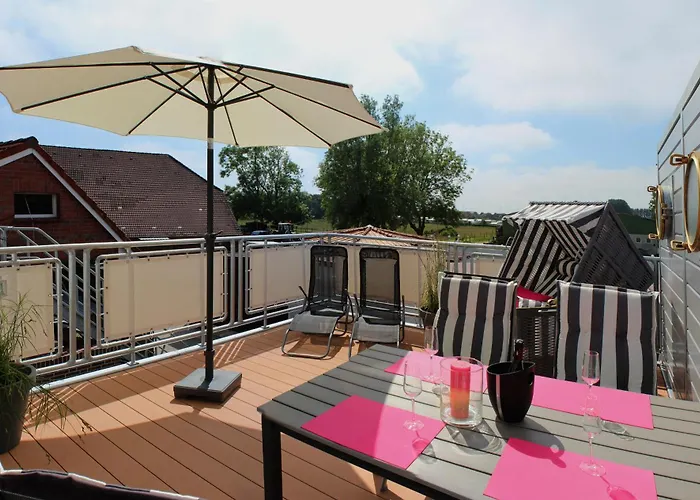 Kapitaenshaus An Der Nyaraló Friedrichsschleuse